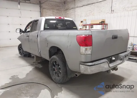 2010 Toyota Tundra Grade 5.7L V8 из США, поврежденный, VIN 5TFUY5F17AX115453